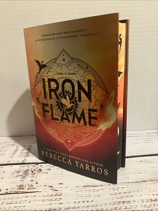 Rebecca Yarros Other - Iron Flame (Wing and Claw Collection) - Hardcover - 2nd Edition